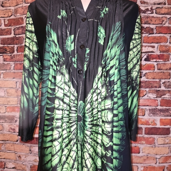 R &B Collection  Black and Green Button-Up Tunic Size Large - Picture 2 of 6